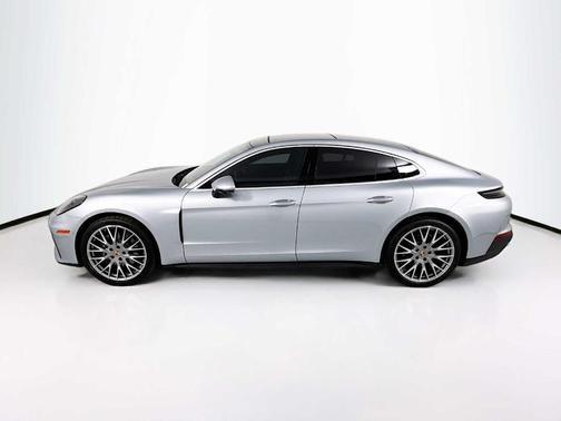 2025 Porsche Panamera 4