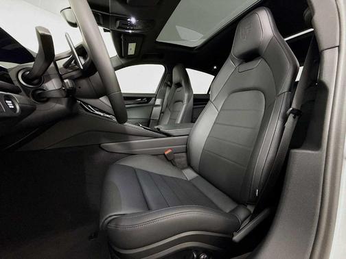 2025 Porsche Panamera 4