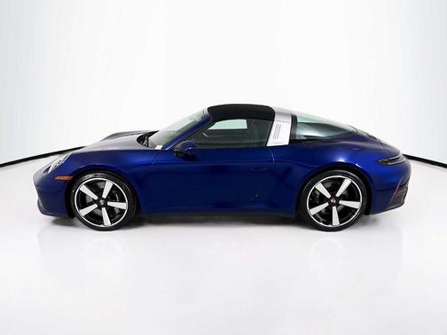 Gentian Blue Metallic 2026 Porsche 911 Targa 4S