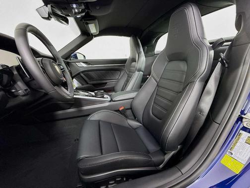 Gentian Blue Metallic 2026 Porsche 911 Targa 4S