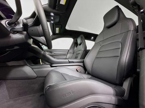 2025 Porsche Taycan 4