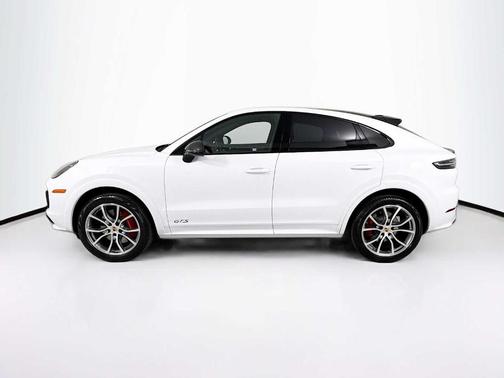 Carrara White Metallic 2023 Porsche Cayenne GTS