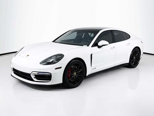 2022 Porsche Panamera GTS