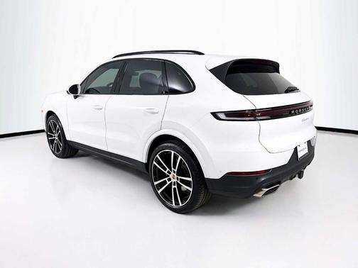Carrara White Metallic 2026 Porsche Cayenne Base