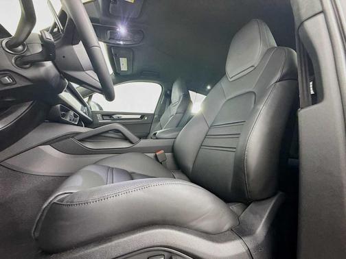 2025 Porsche Cayenne Turbo GT