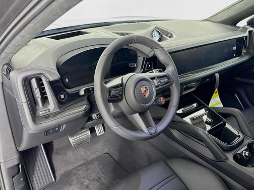 2025 Porsche Cayenne Turbo GT