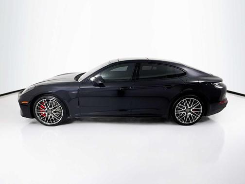 2025 Porsche Panamera Turbo