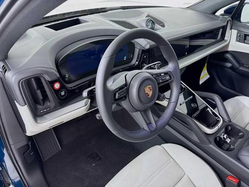 Montego Blue Metallic 2026 Porsche Cayenne Base