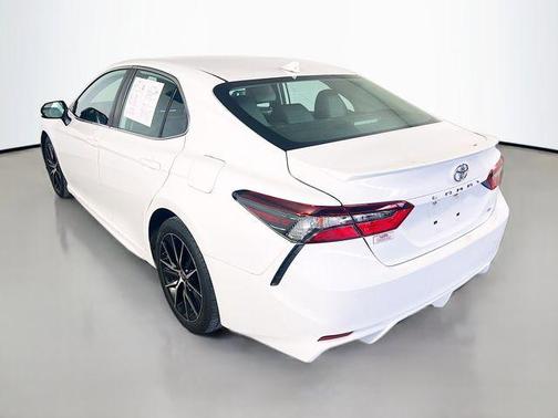 Super White 2021 Toyota Camry SE