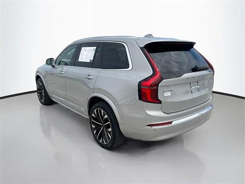 2025 Volvo XC90 B6 Plus 7-Seater