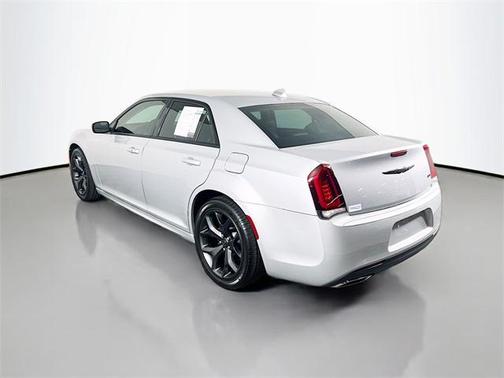 2020 Chrysler 300 Touring