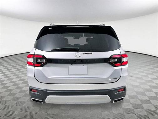 2025 Honda Pilot Touring 8-Passenger