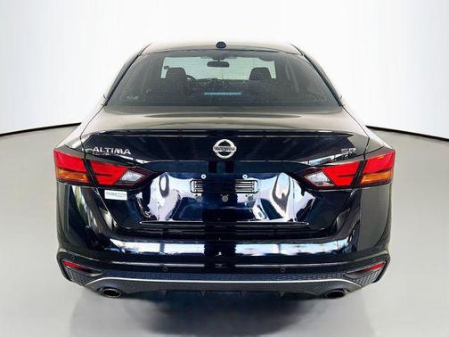 2020 Nissan Altima SR FWD