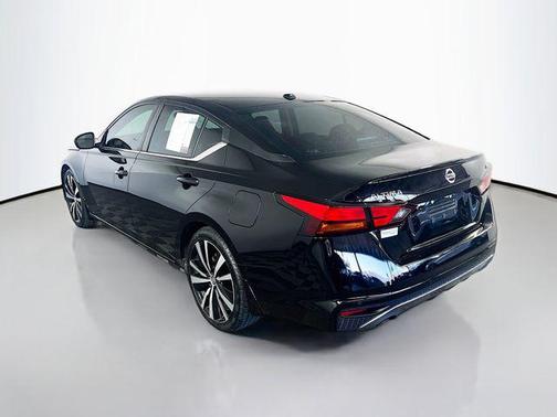 2020 Nissan Altima SR FWD