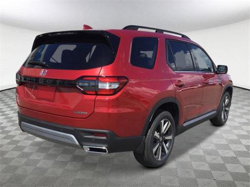 2025 Honda Pilot Touring 8-Passenger