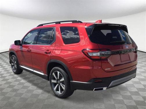 2025 Honda Pilot Touring 8-Passenger
