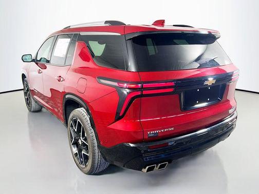 Radiant Red Tintcoat 2025 Chevrolet Traverse High Country
