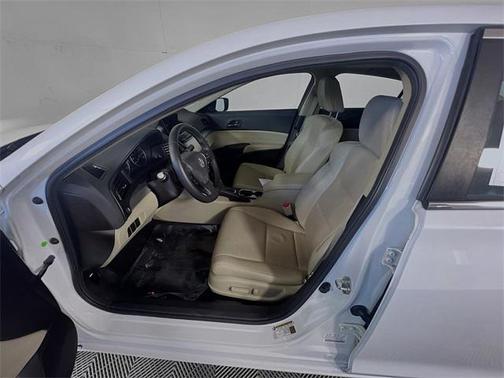 2016 Acura ILX Technology Plus Package