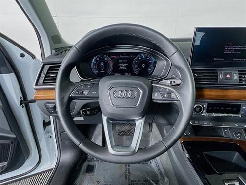 2023 Audi Q5 40 Premium Plus
