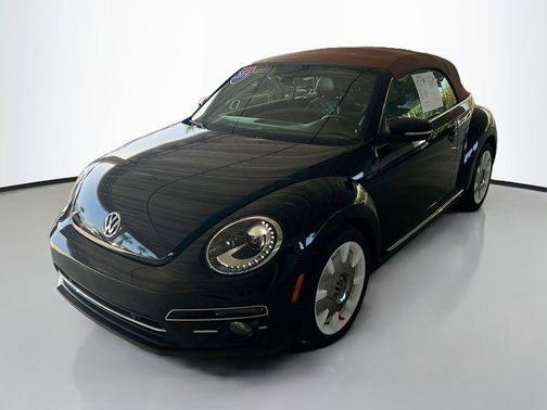Deep Black 2019 Volkswagen Beetle 2.0T SE