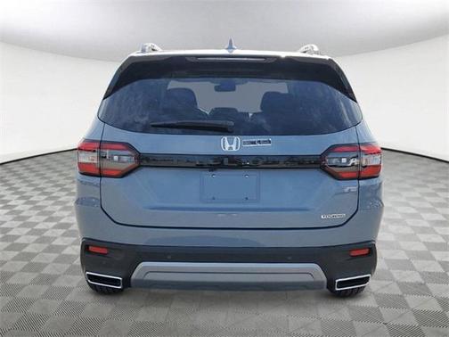2025 Honda Pilot Touring 8-Passenger