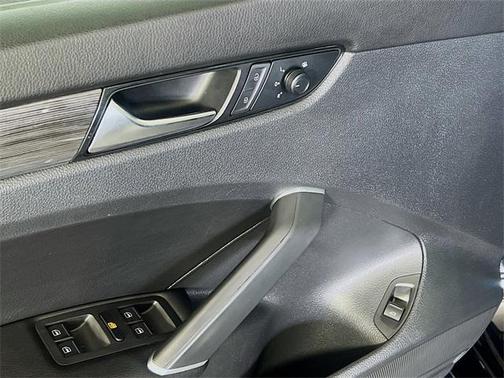 2021 Volkswagen Passat 2.0T R-Line