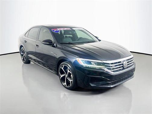 2021 Volkswagen Passat 2.0T R-Line