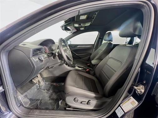 2021 Volkswagen Passat 2.0T R-Line