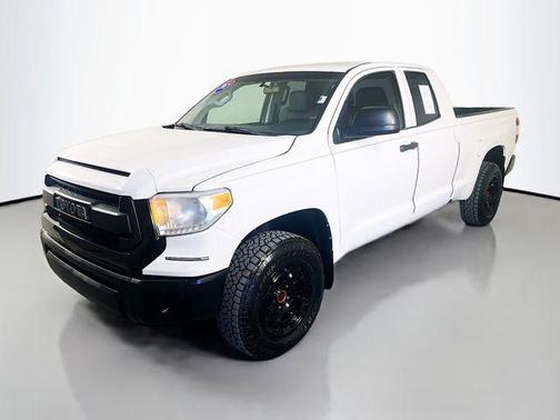 Super White 2017 Toyota Tundra SR