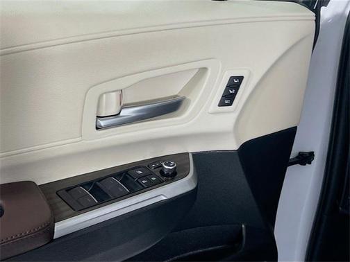 2023 Toyota Sienna Platinum 7 Passenger
