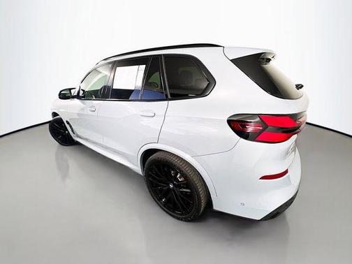 2024 BMW X5 M60i