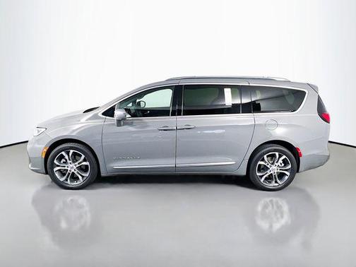 2022 Chrysler Pacifica L