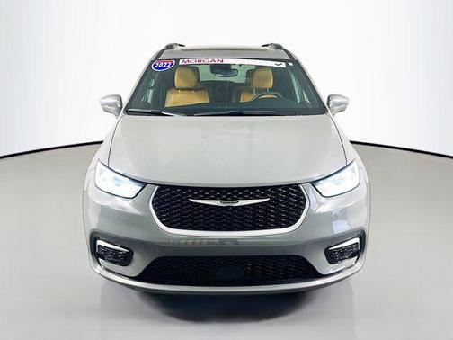 2022 Chrysler Pacifica L