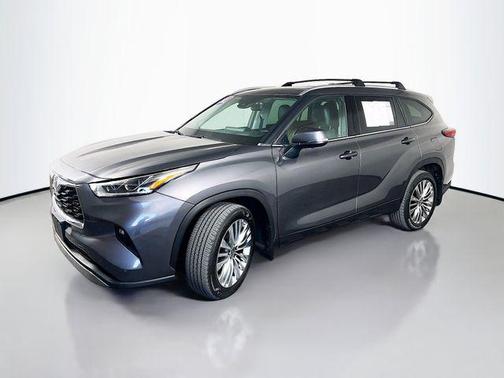 2023 Toyota Highlander Platinum