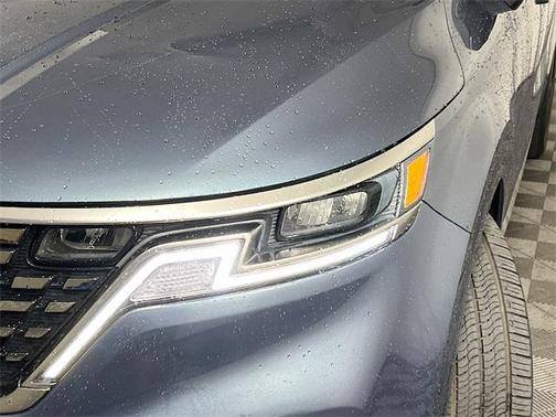 2024 Kia Carnival SX