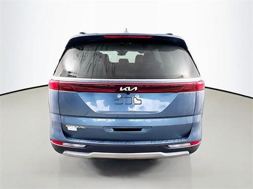 2024 Kia Carnival SX
