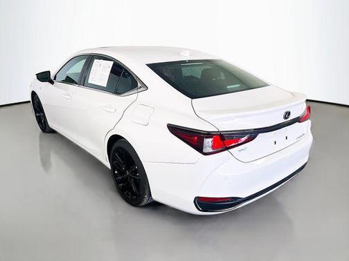 Ultra White 2025 Lexus ES 300h F SPORT Handling