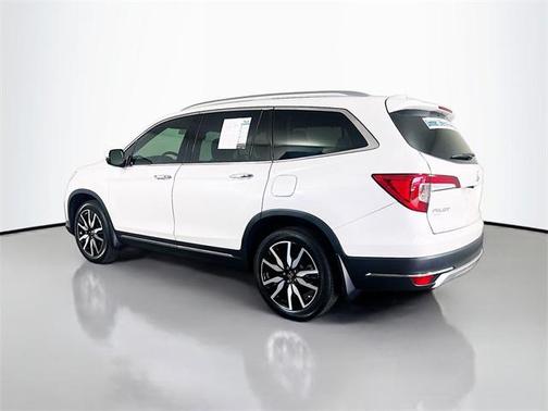 2022 Honda Pilot Touring 8-Passenger