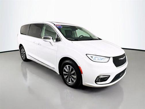 2022 Chrysler Pacifica Hybrid Limited