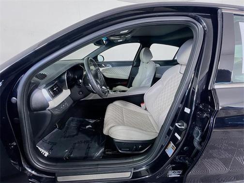 2023 Genesis G70 3.3T RWD