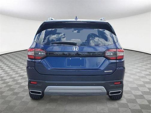 2025 Honda Pilot Touring 8-Passenger