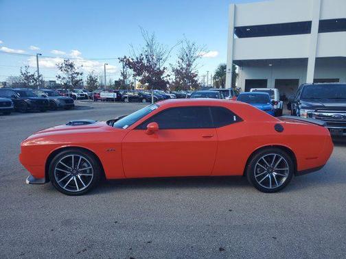 Go Mango 2023 Dodge Challenger R/T