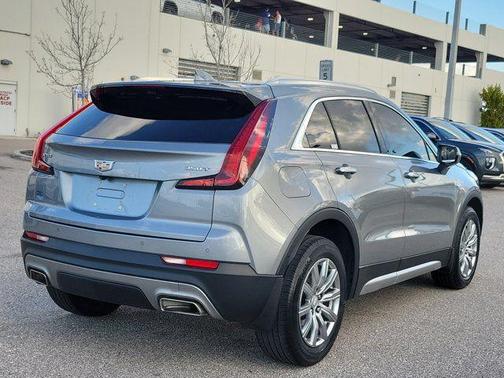 Argent Silver Metallic 2023 Cadillac XT4 Premium Luxury