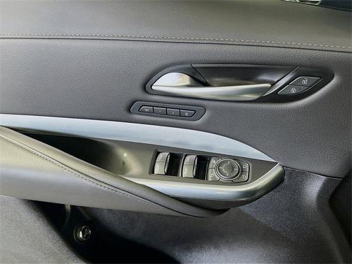 2022 Cadillac XT4 Premium Luxury