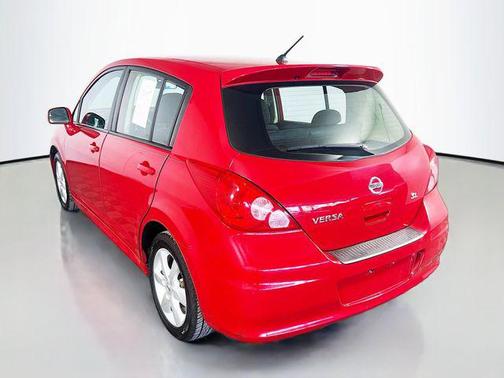 Red Alert 2010 Nissan Versa 1.8 SL