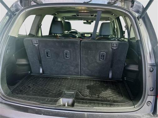 2022 Honda Pilot Touring 8-Passenger