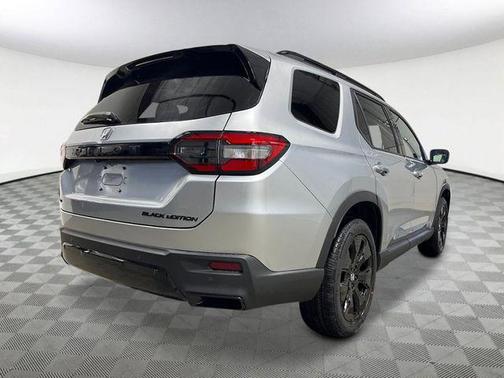 Silver Metallic 2026 Honda Pilot Black Edition