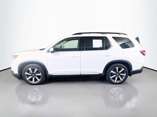 Platinum 2025 Honda Pilot Touring 8-Passenger