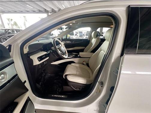 2023 Lincoln Nautilus Black Label