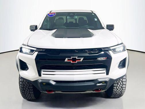 Summit White 2025 Chevrolet Colorado ZR2